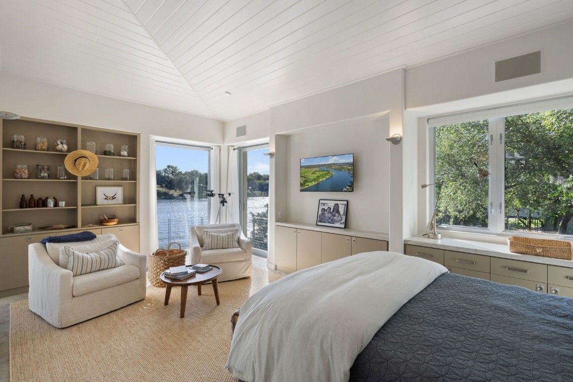 Bedroom, Interior, Water