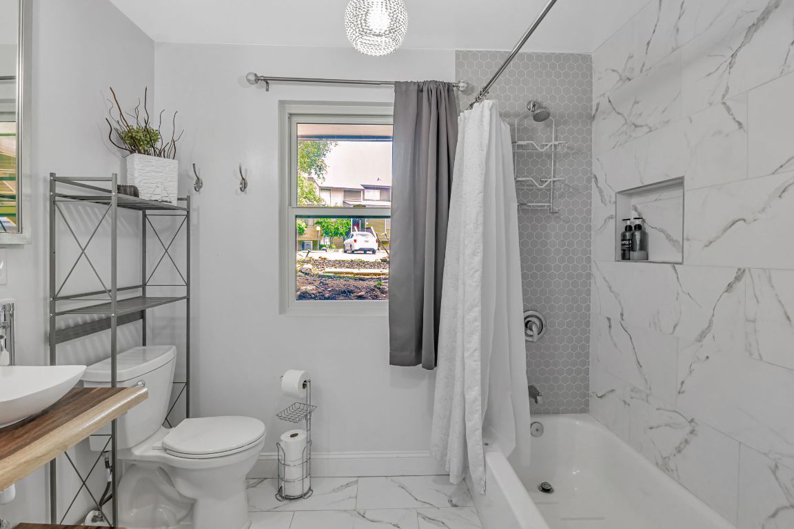 Bathroom, Interior, Marble, Marble Walls