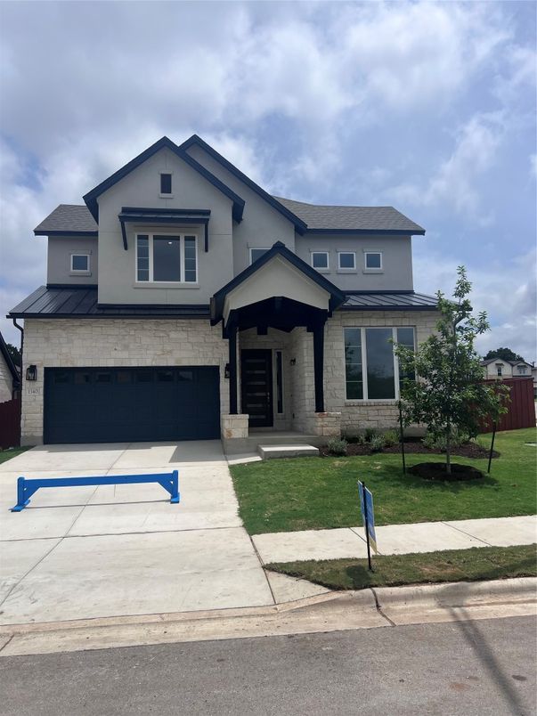 Attached, Exterior, Facade, American Craftsman