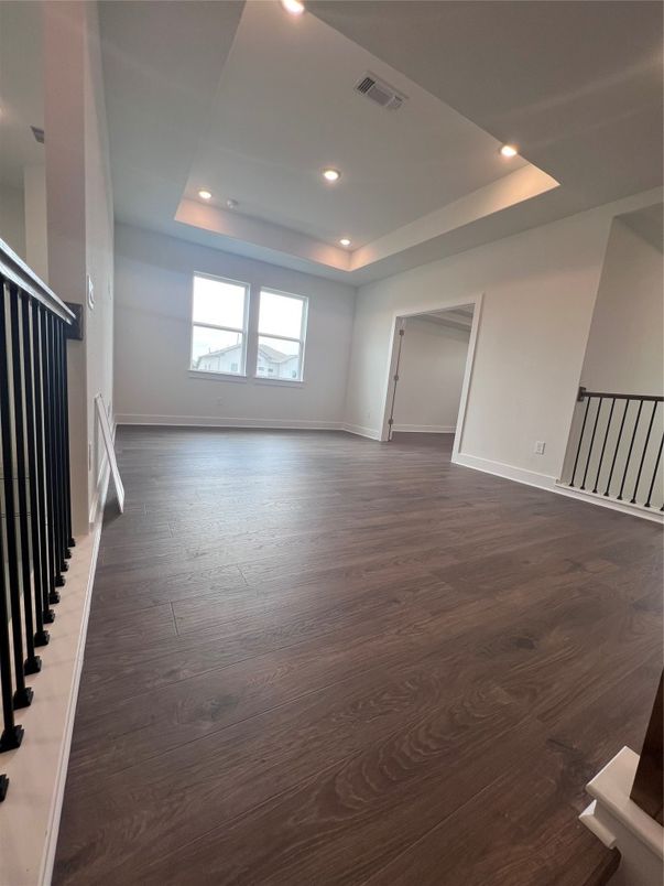Empty room, Interior, Recessed Lighting, Wood Texture Flooring