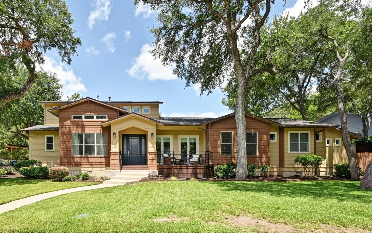Exterior, Facade, Ranch