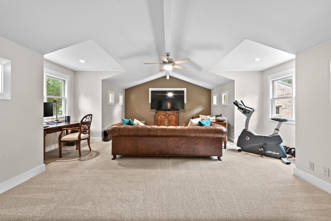 Fitness Equipment, Home Office, Interior, Living room, Recessed Lighting