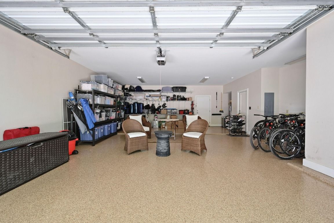 Garage, Interior