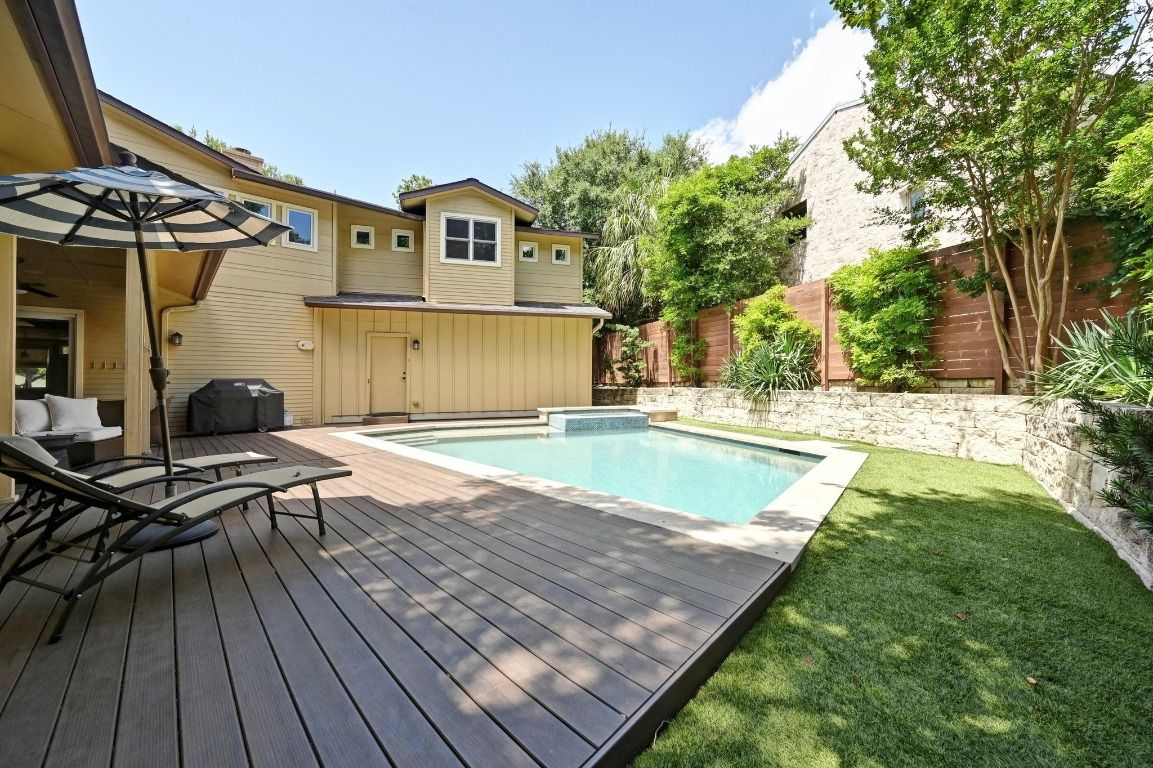 Exterior, Hot Tub, Pool