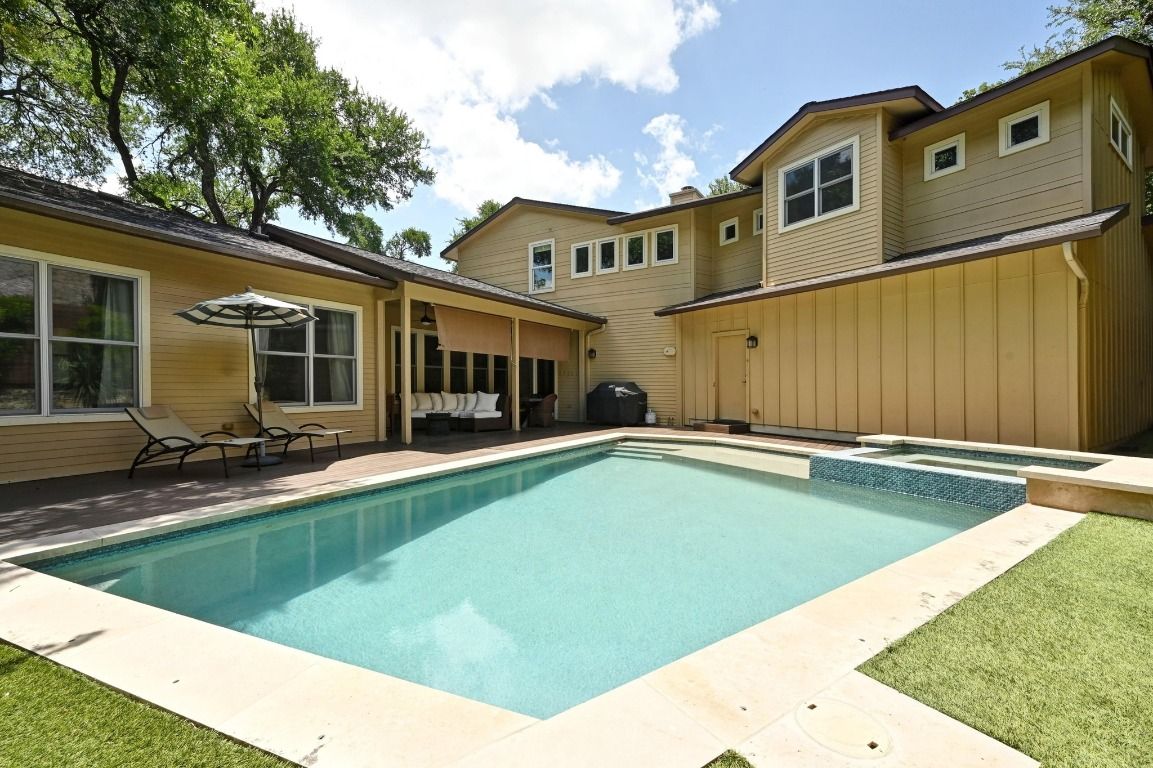 Exterior, Pool