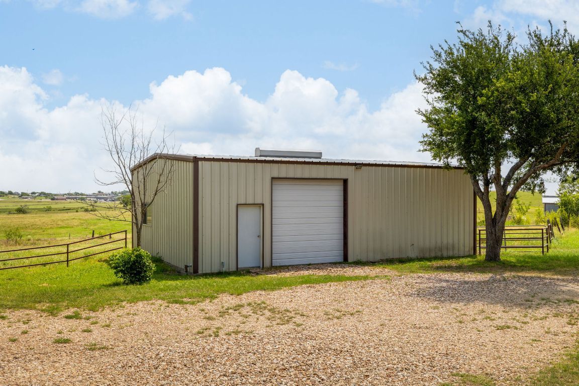Detached Garage, Exterior
