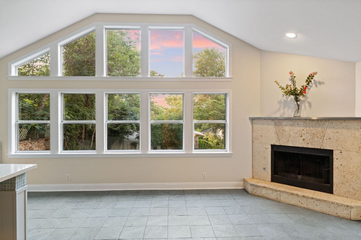 Fireplace, Interior, Recessed Lighting