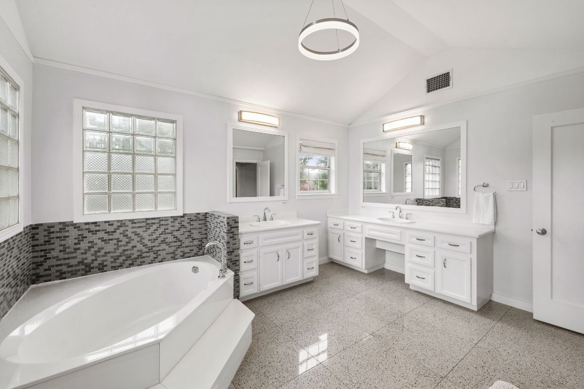 Bathroom, Dual Sink Vanities, Interior, Pendant Lights
