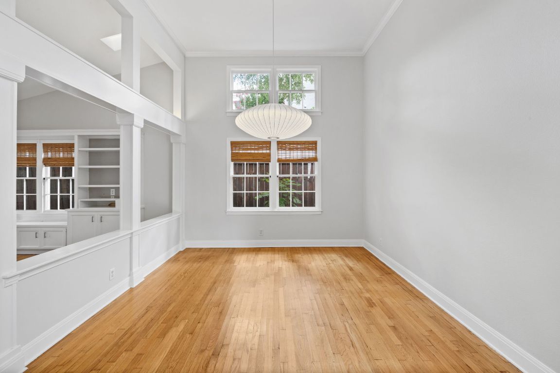 Empty room, Interior, Pendant Lights, Wood Texture Flooring