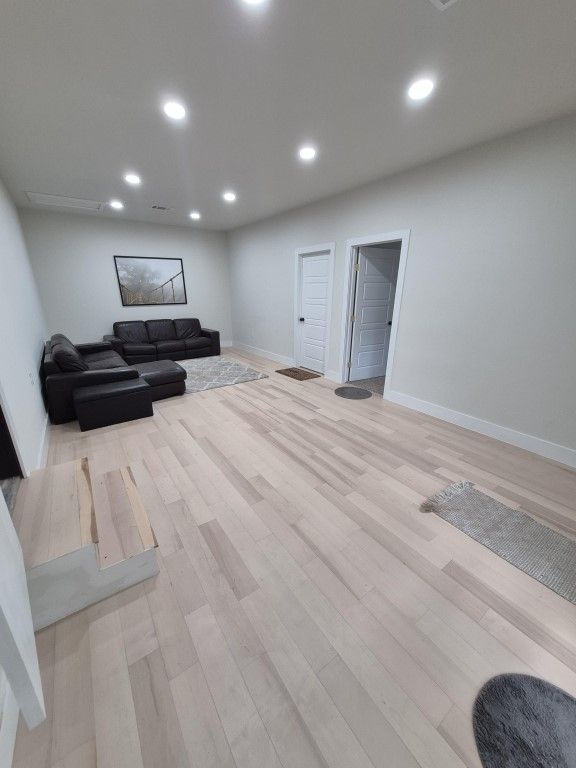 Interior, Living room, Recessed Lighting, Wood Texture Flooring