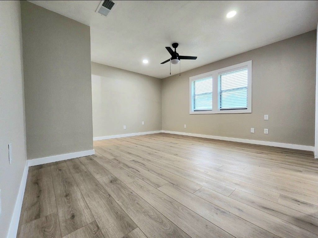 Empty room, Interior, Recessed Lighting, Wood Texture Flooring