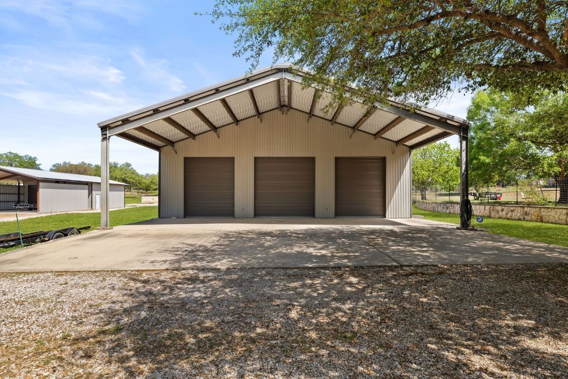 Detached Garage, Exterior