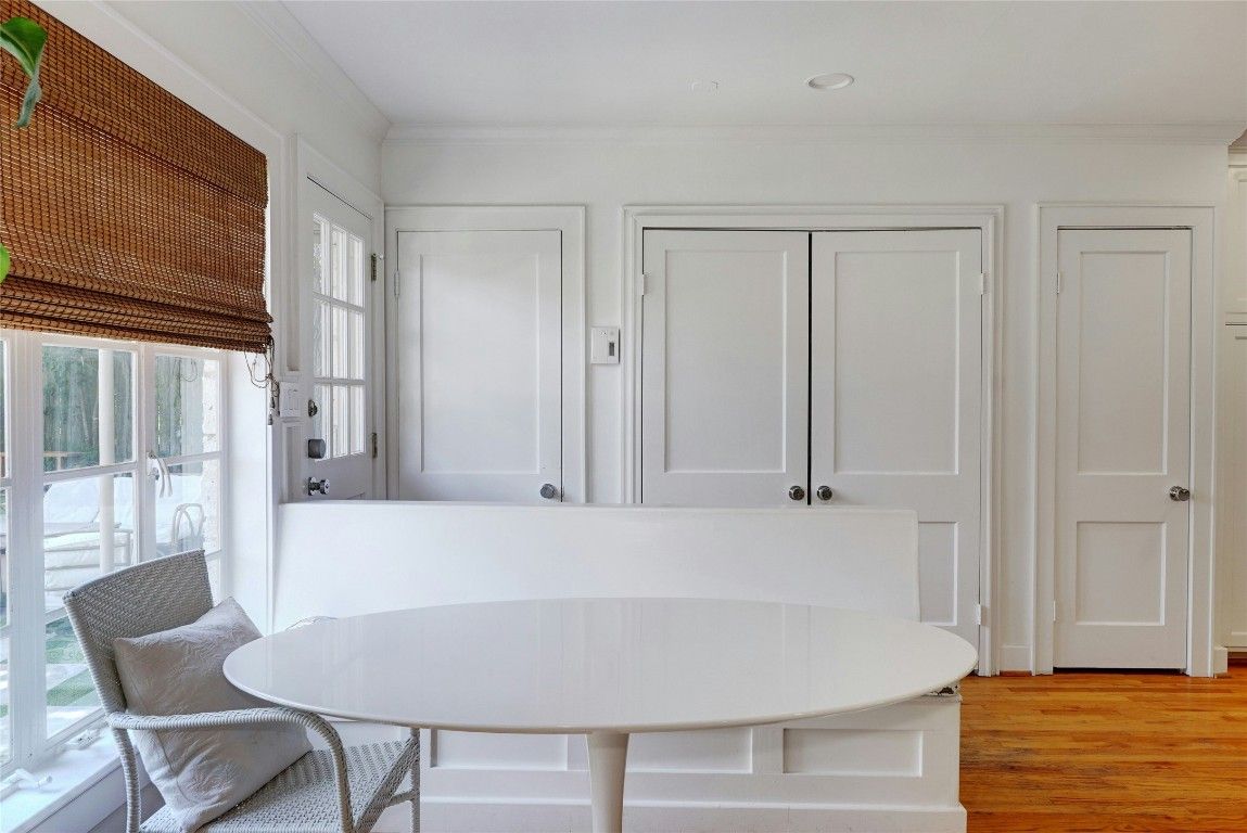 Interior, Recessed Lighting, Wood Texture Flooring