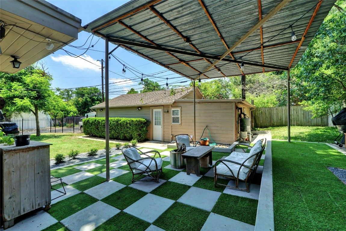 Backyard, Exterior