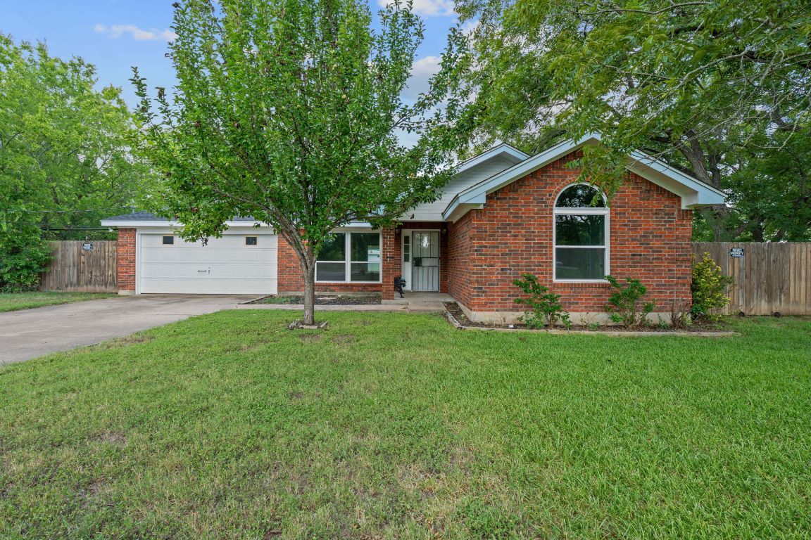 Attached, Exterior, Facade, Brick Facade, Ranch