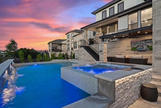 Exterior, Pool