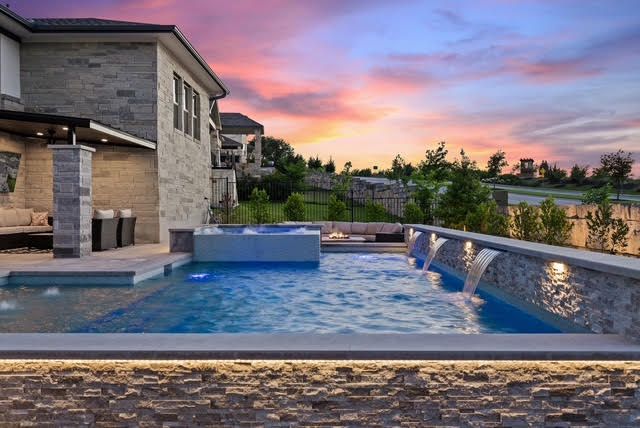 Exterior, Pool