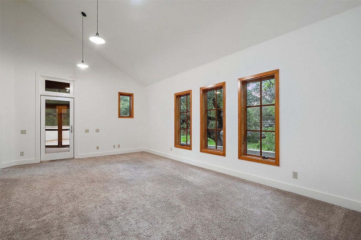 Empty room, Interior, Pendant Lights