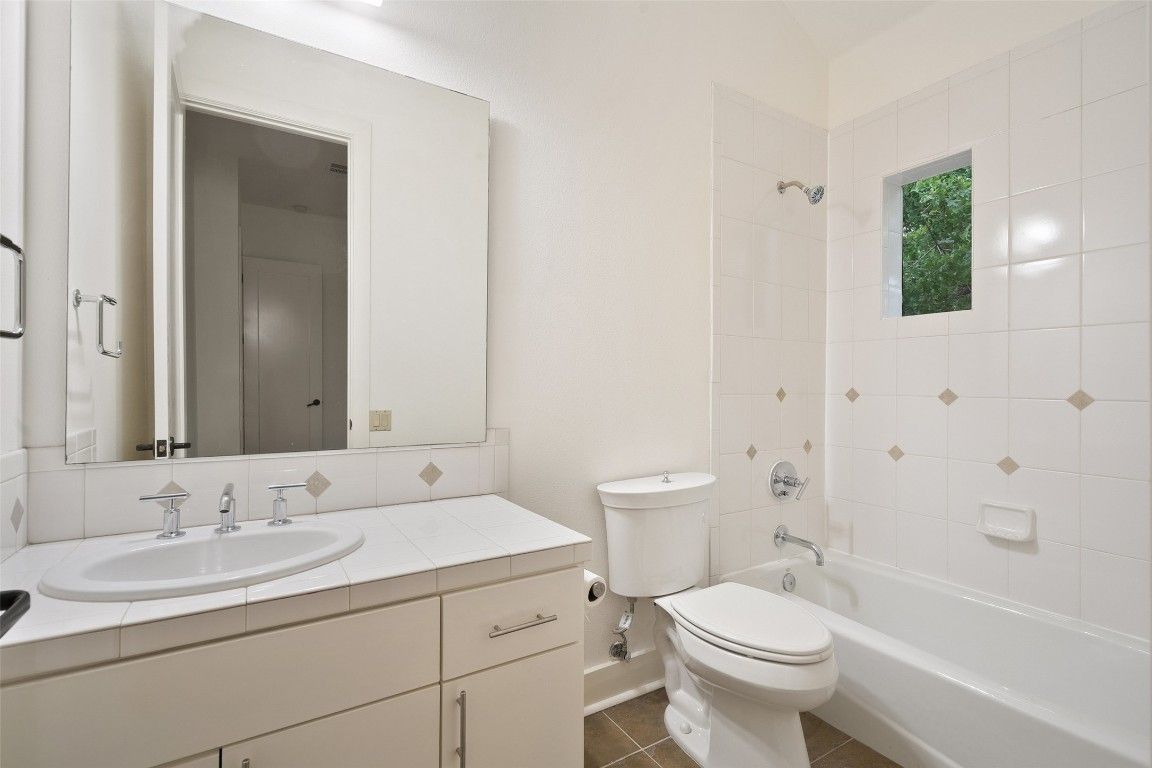 Bathroom, Interior, Tile Countertops