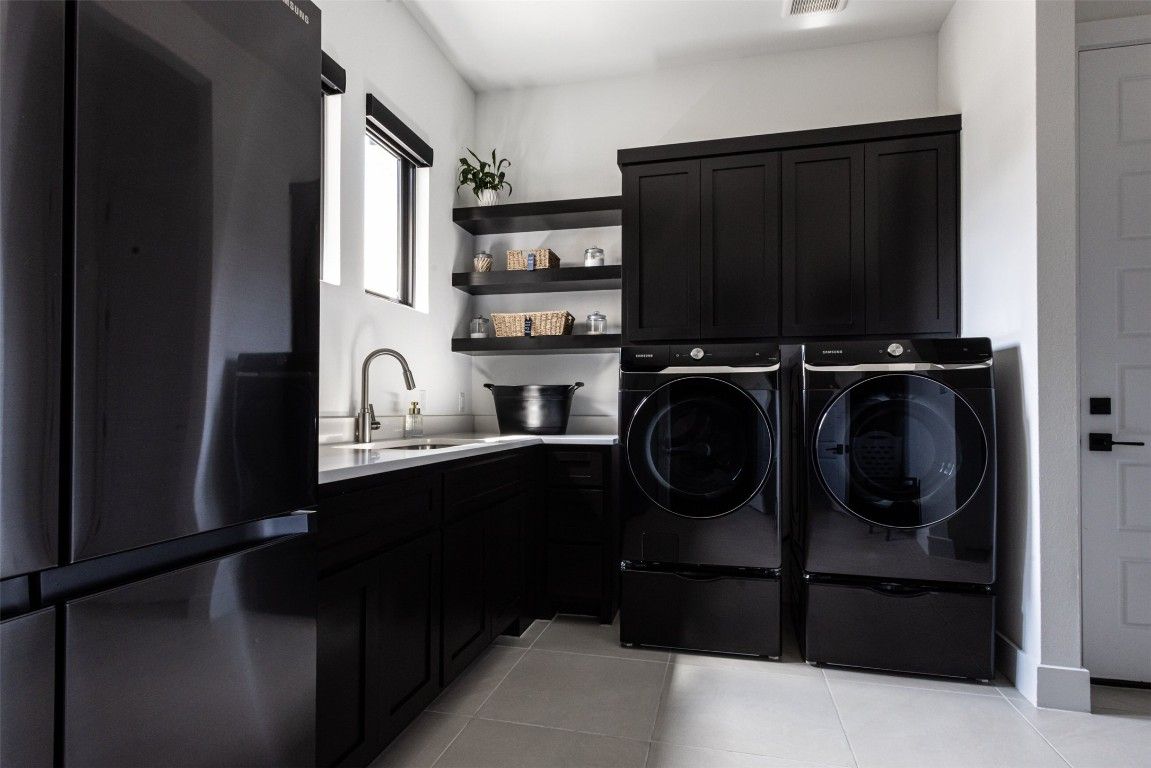 Interior, Washer