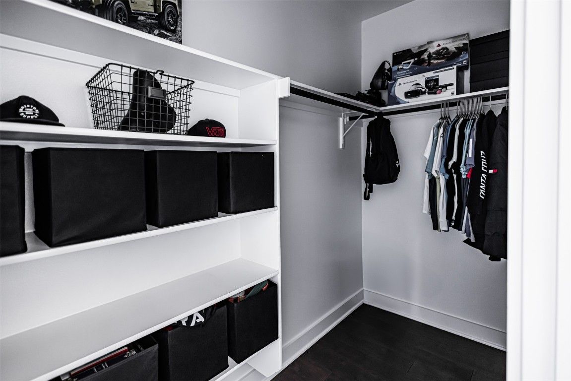 Interior, Walk-in Closets, Wood Texture Flooring