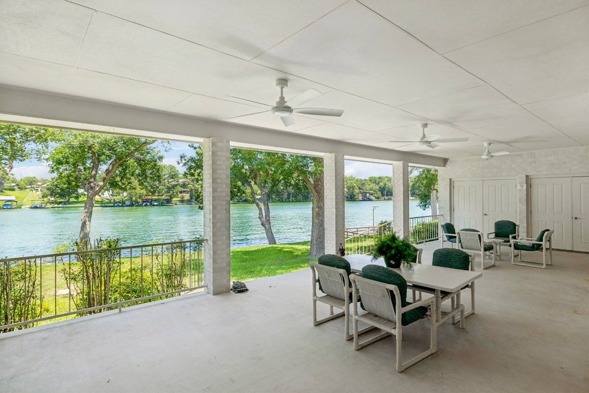 Interior, Sun Room, Water