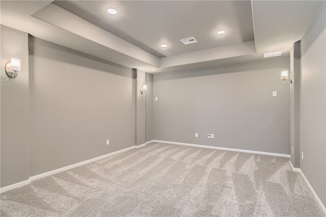 Empty room, Interior, Recessed Lighting
