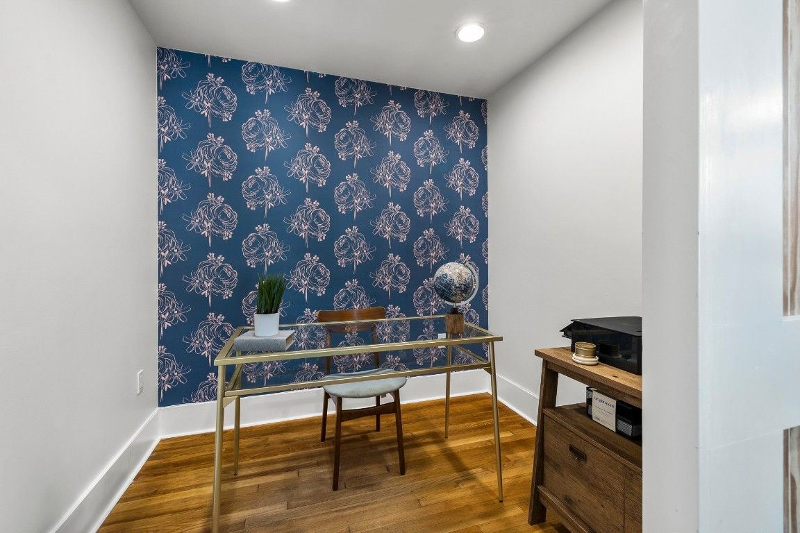 Interior, Recessed Lighting, Wood Texture Flooring