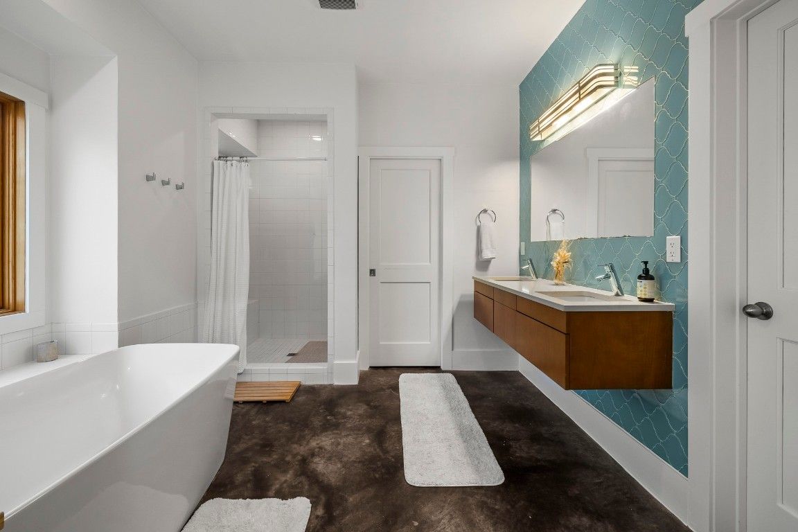 Bathroom, Dual Sink Vanities, Free Standing Baths, Interior