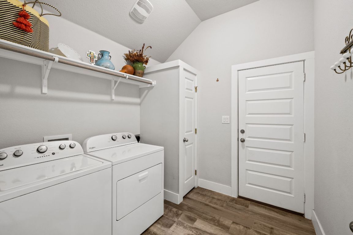 Interior, Utility Closets, Washer, Wood Texture Flooring