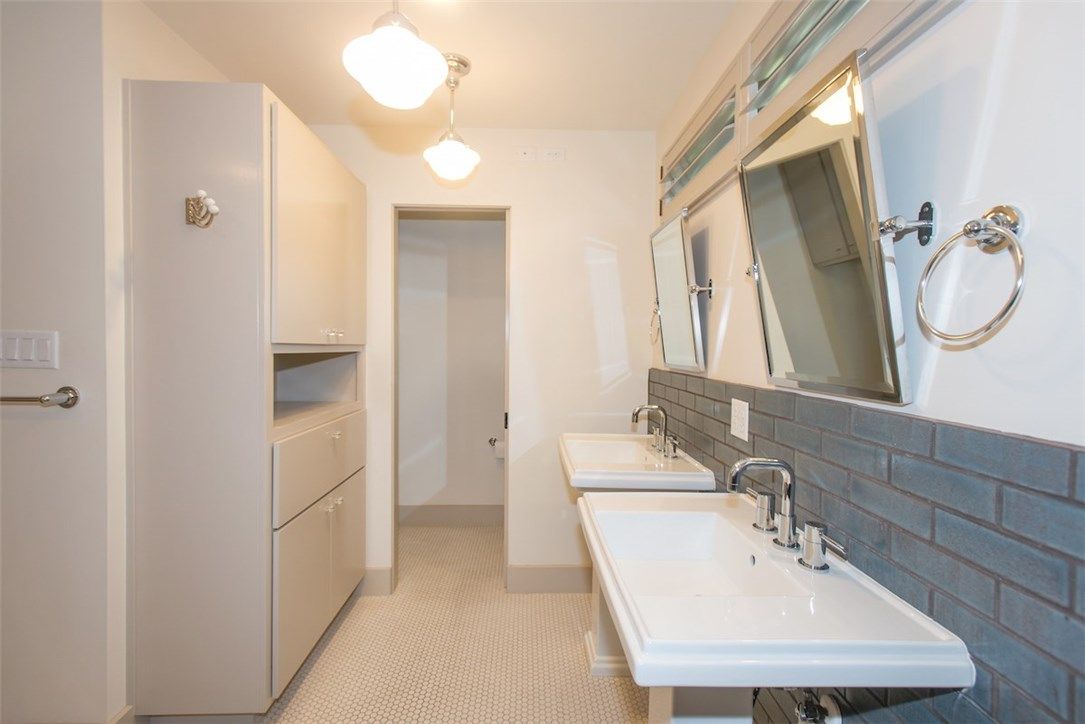 Bathroom, Dual Sink Vanities, Interior, Pendant Lights