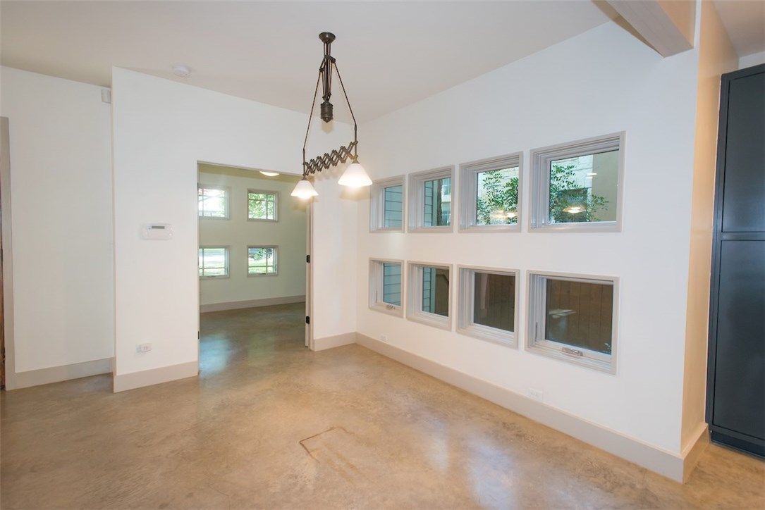 Empty room, Interior, Pendant Lights