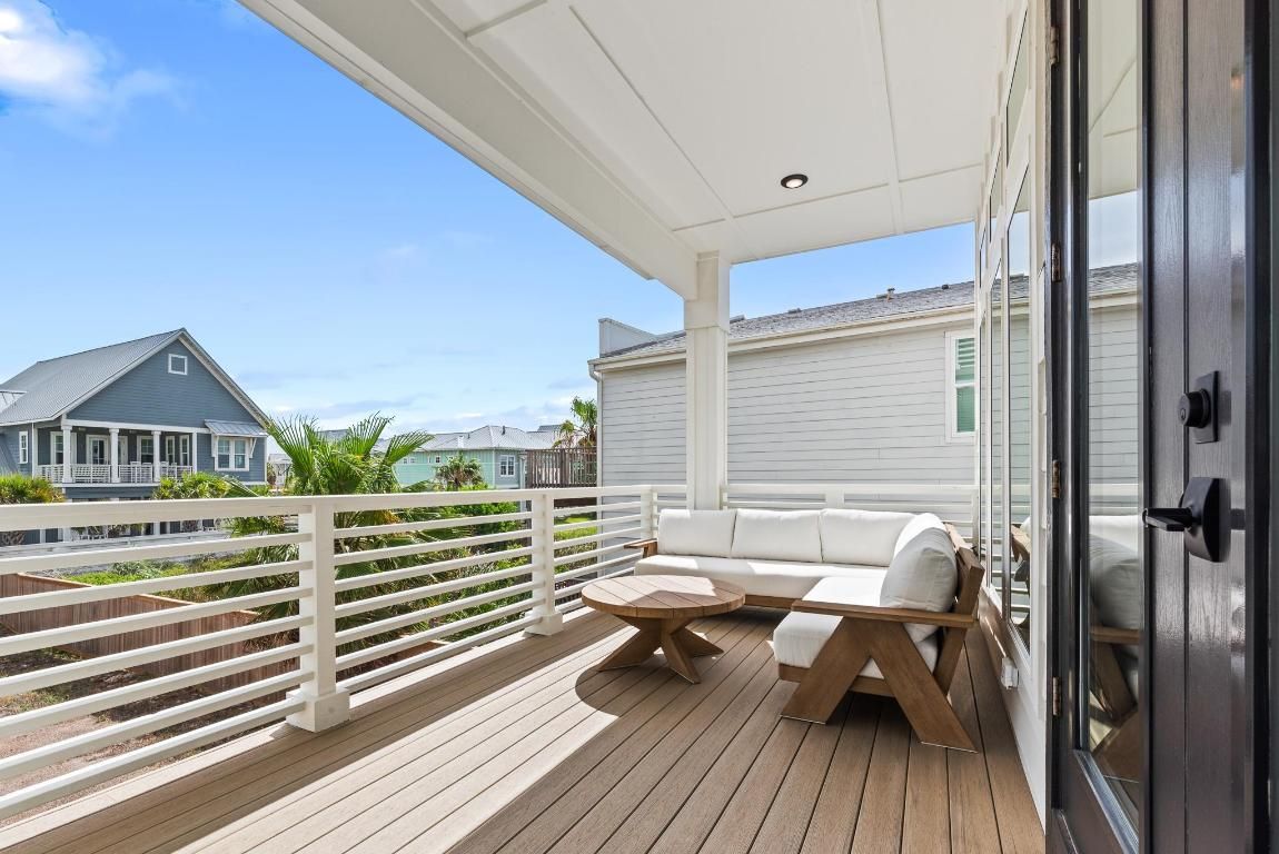 Exterior, Wood Texture Flooring