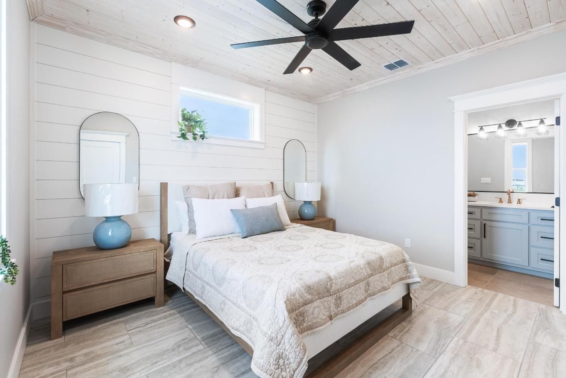 Bathroom, Bedroom, Interior, Recessed Lighting, Wood Texture Flooring