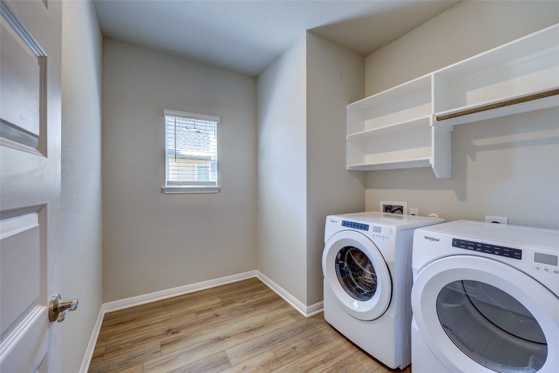 Interior, Washer, Wood Texture Flooring