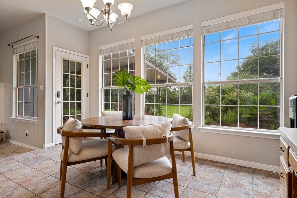 Chandelier, Dining room, Interior