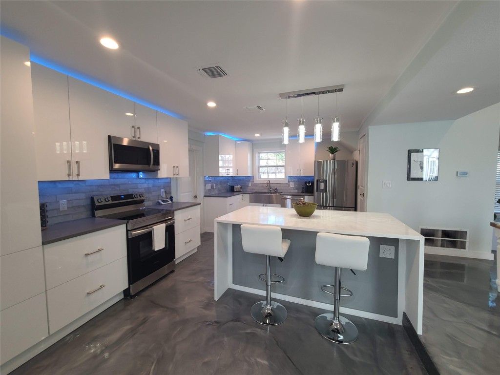 Interior, Kitchen, Pendant Lights, Recessed Lighting, Stainless Steel Appliances