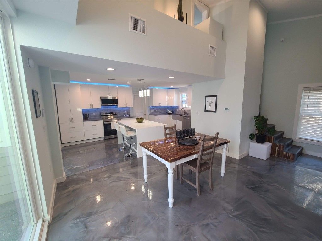 Dining room, Interior, Kitchen, Marble, Pendant Lights, Recessed Lighting