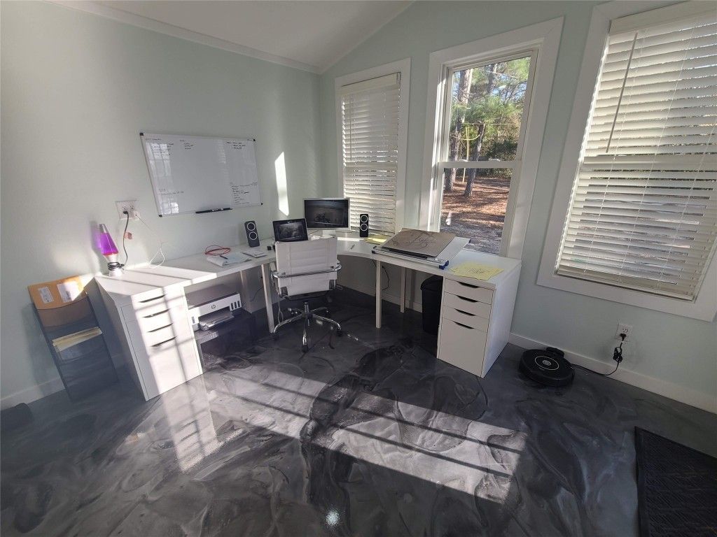Home Office, Interior
