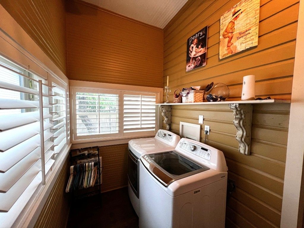 Interior, Washer, Wooden Walls