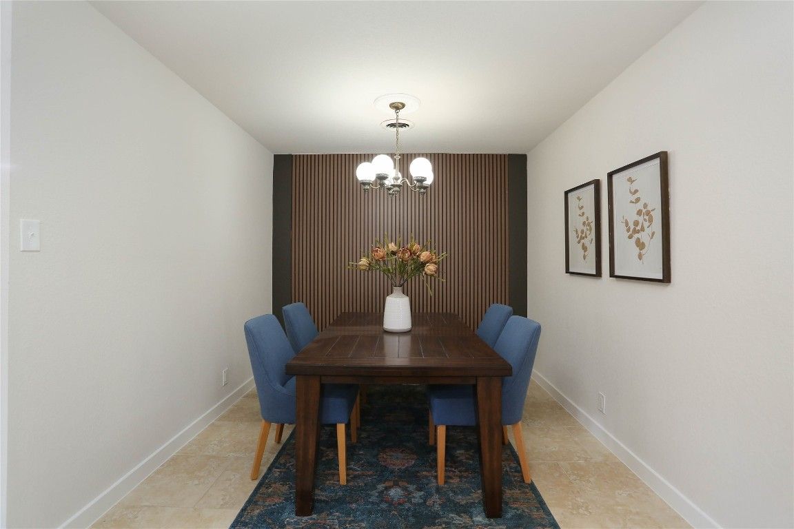 Chandelier, Dining room, Interior