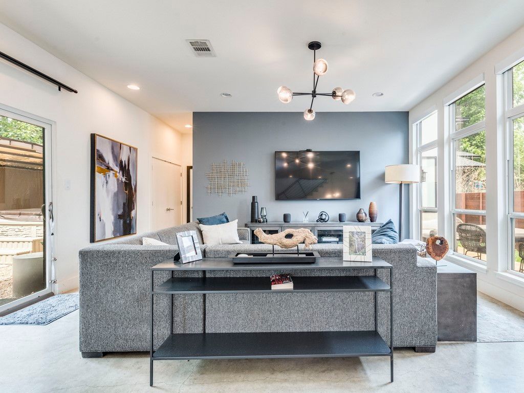 Interior, Living room, Pendant Lights, Recessed Lighting