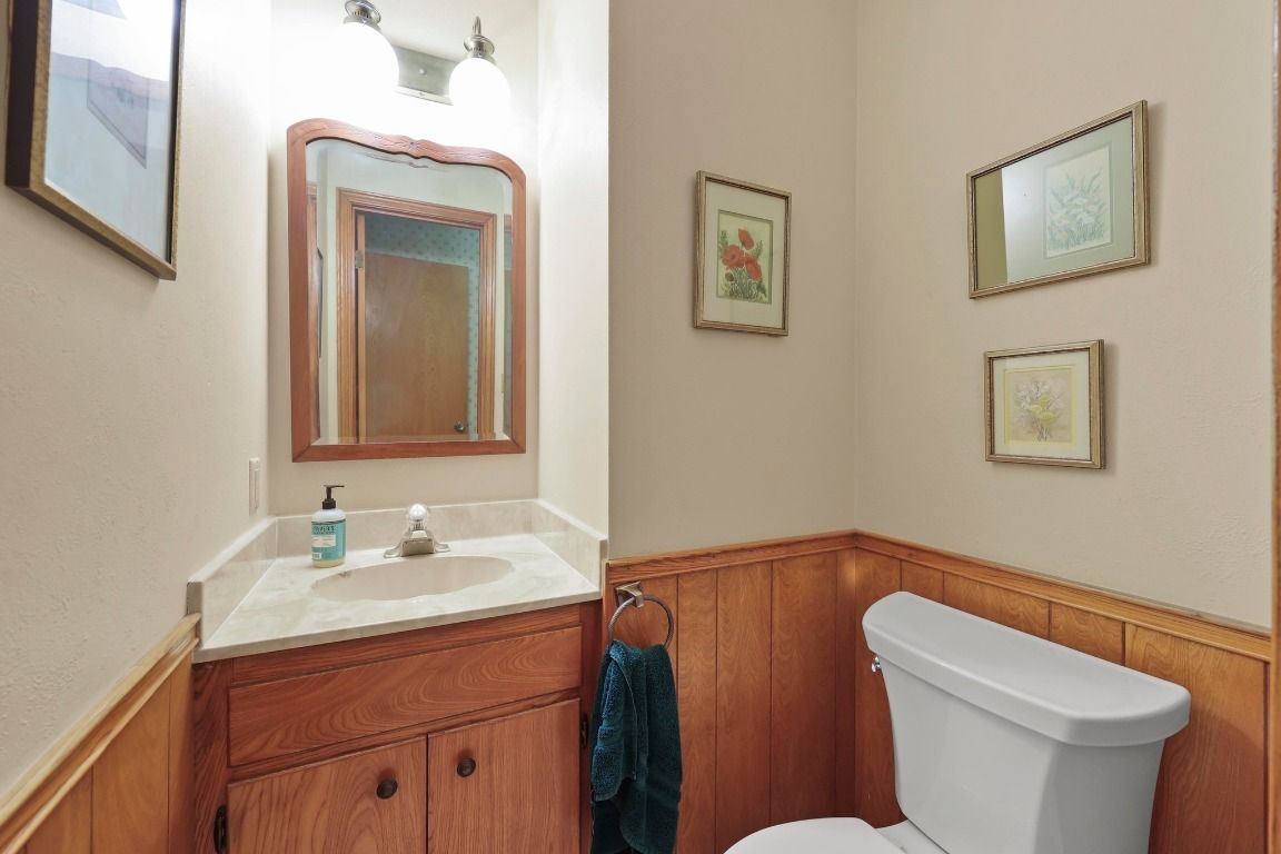 Bathroom, Interior, Tile Countertops