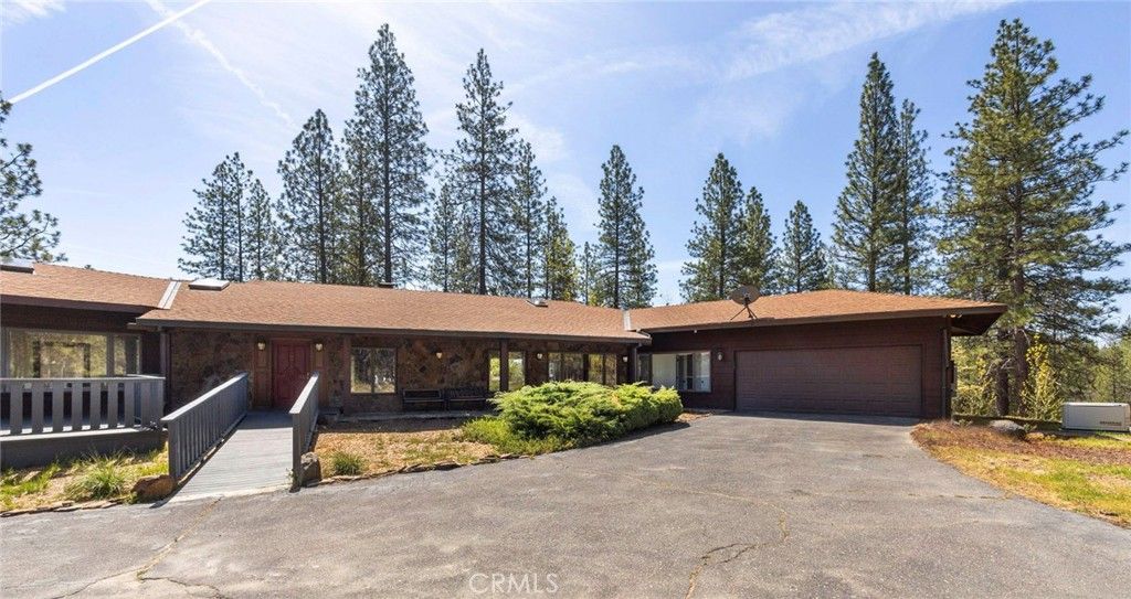 Attached, Exterior, Facade, Brick Facade, Ranch