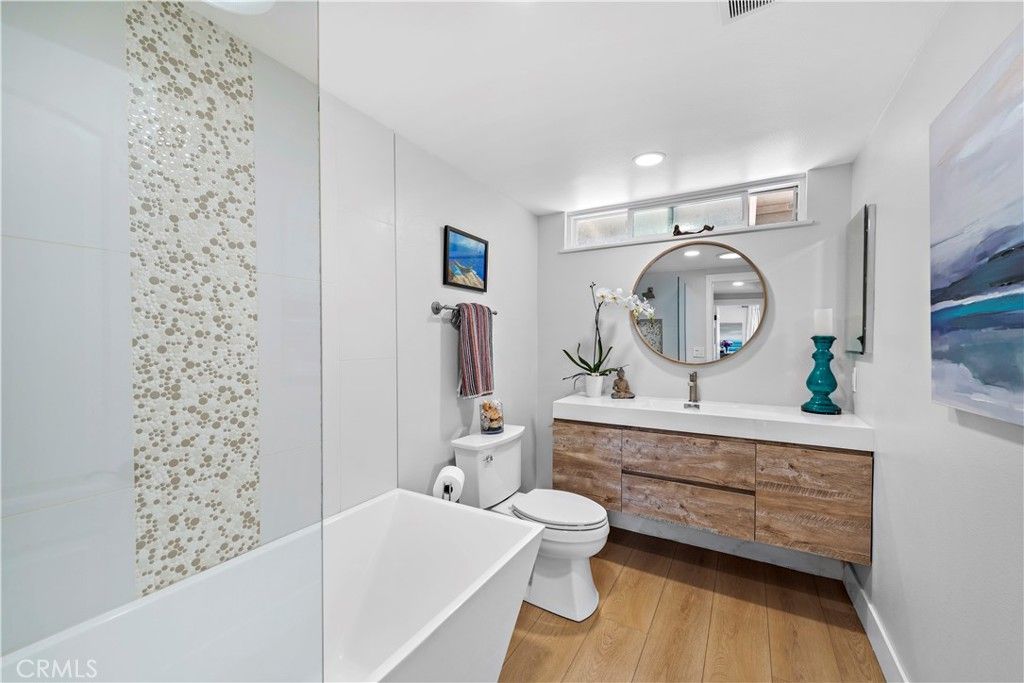 Bathroom, Interior, Recessed Lighting, Wood Texture Flooring