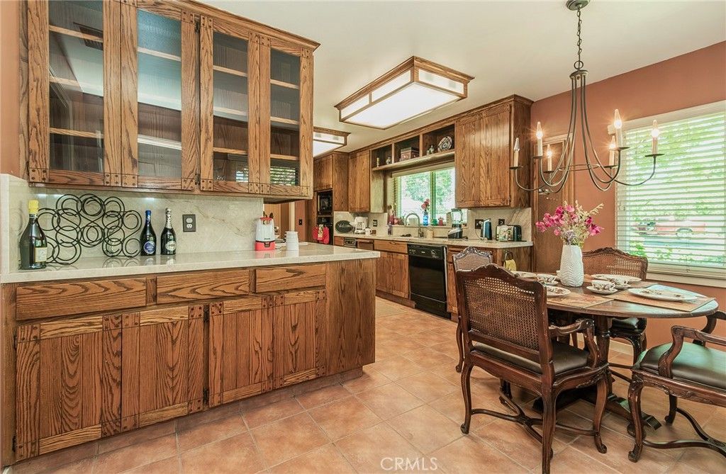 Chandelier, Dining room, Interior, Kitchen