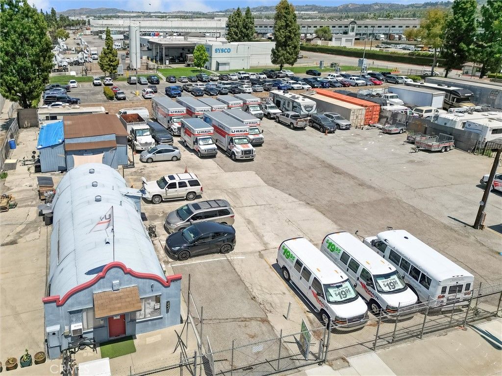 Exterior, Drone