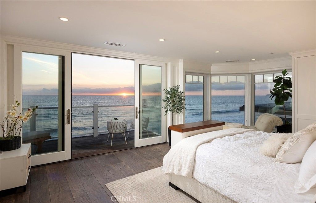 Bedroom, Interior, Recessed Lighting, Water, Wood Texture Flooring