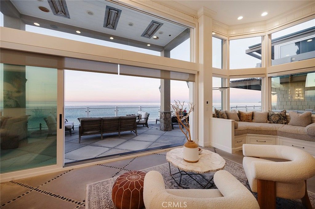 Interior, Living room, Recessed Lighting, Sun Room, Water