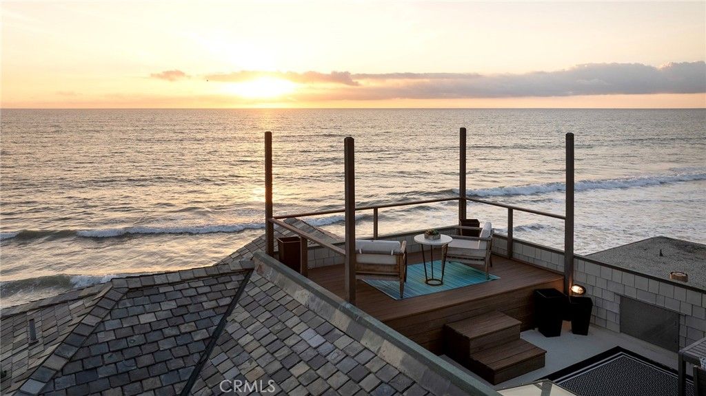 Exterior, Pool, Water